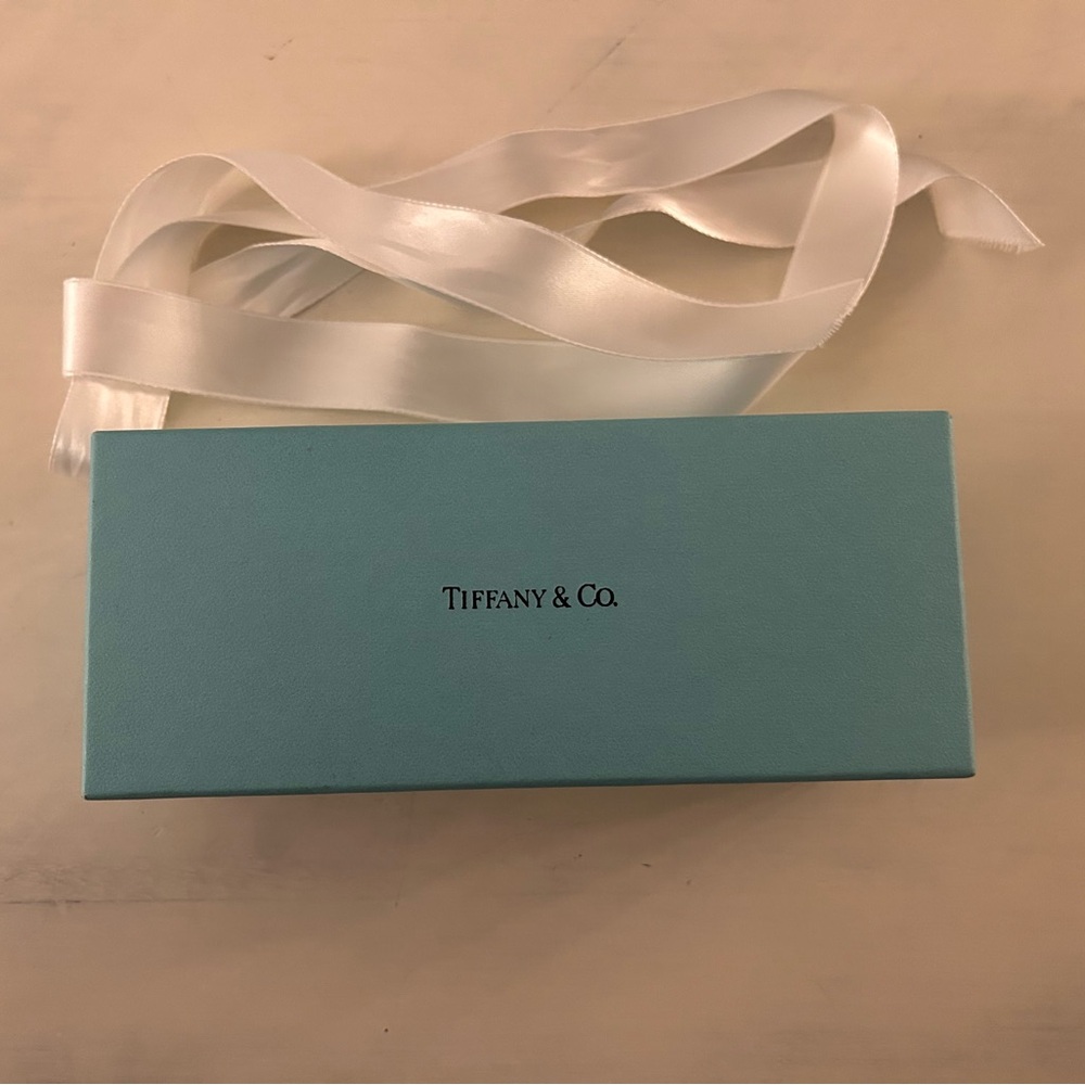 Tiffany & Co sunglasses case - Picture 7 of 9